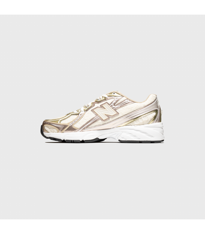 NB W 740